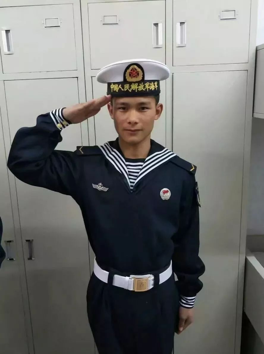 广金军人,帅!