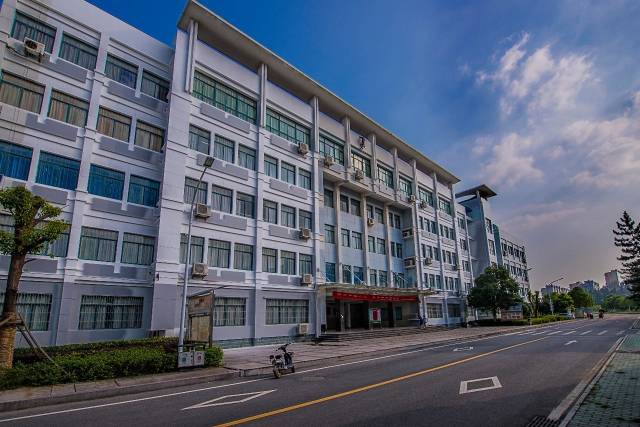 湖北大学知行学院招生就业处